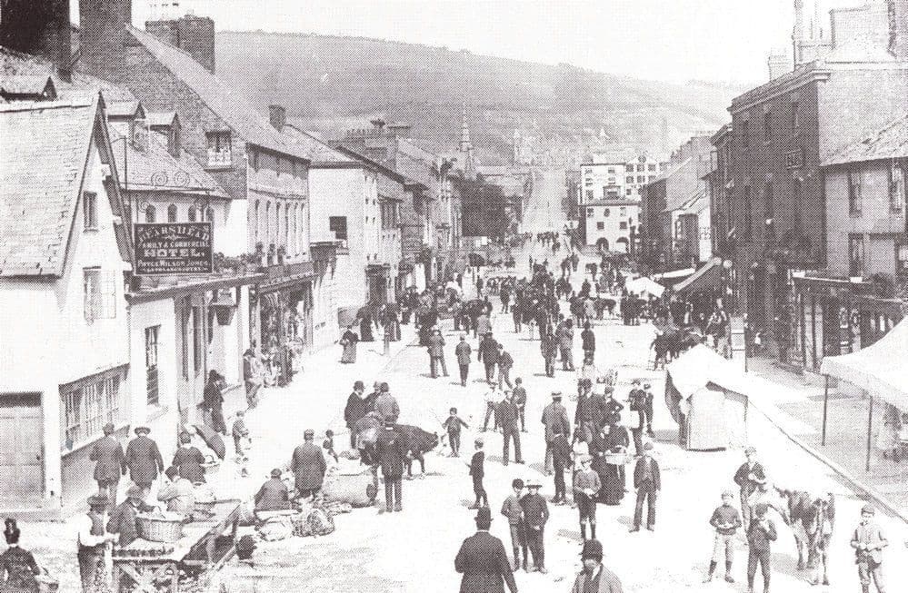 Shropshire Daily Star Newspaper Fair Day Broad Street Newtown Postcard