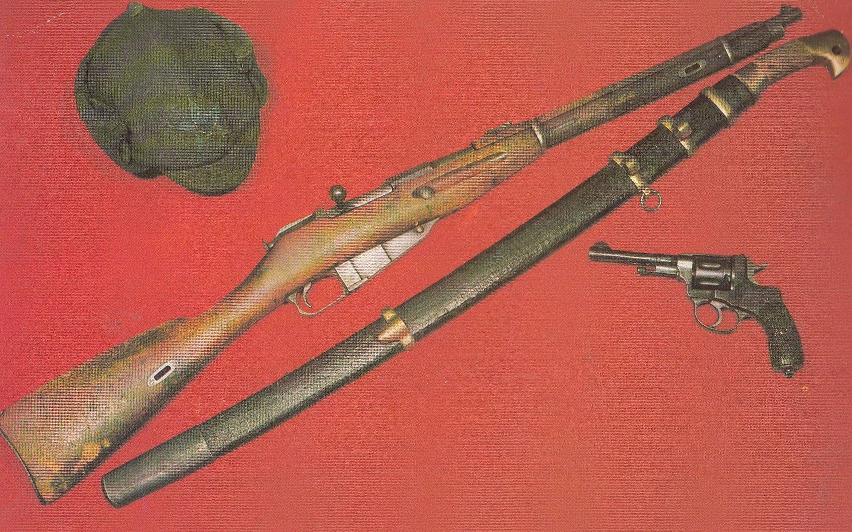Sovetska Armada Revolver Helmet Cap Military Czech Republic Gun Postcard