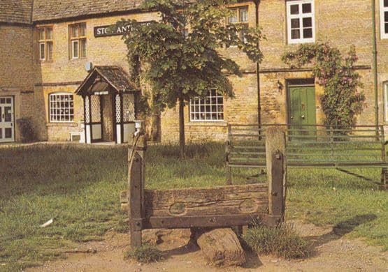 Stow On The Wold Antiques Shop Gloucester Postcard
