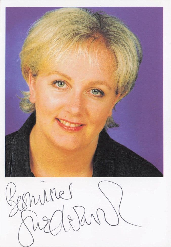 Sue Cleaver Coronation Street Hand Signed Photo