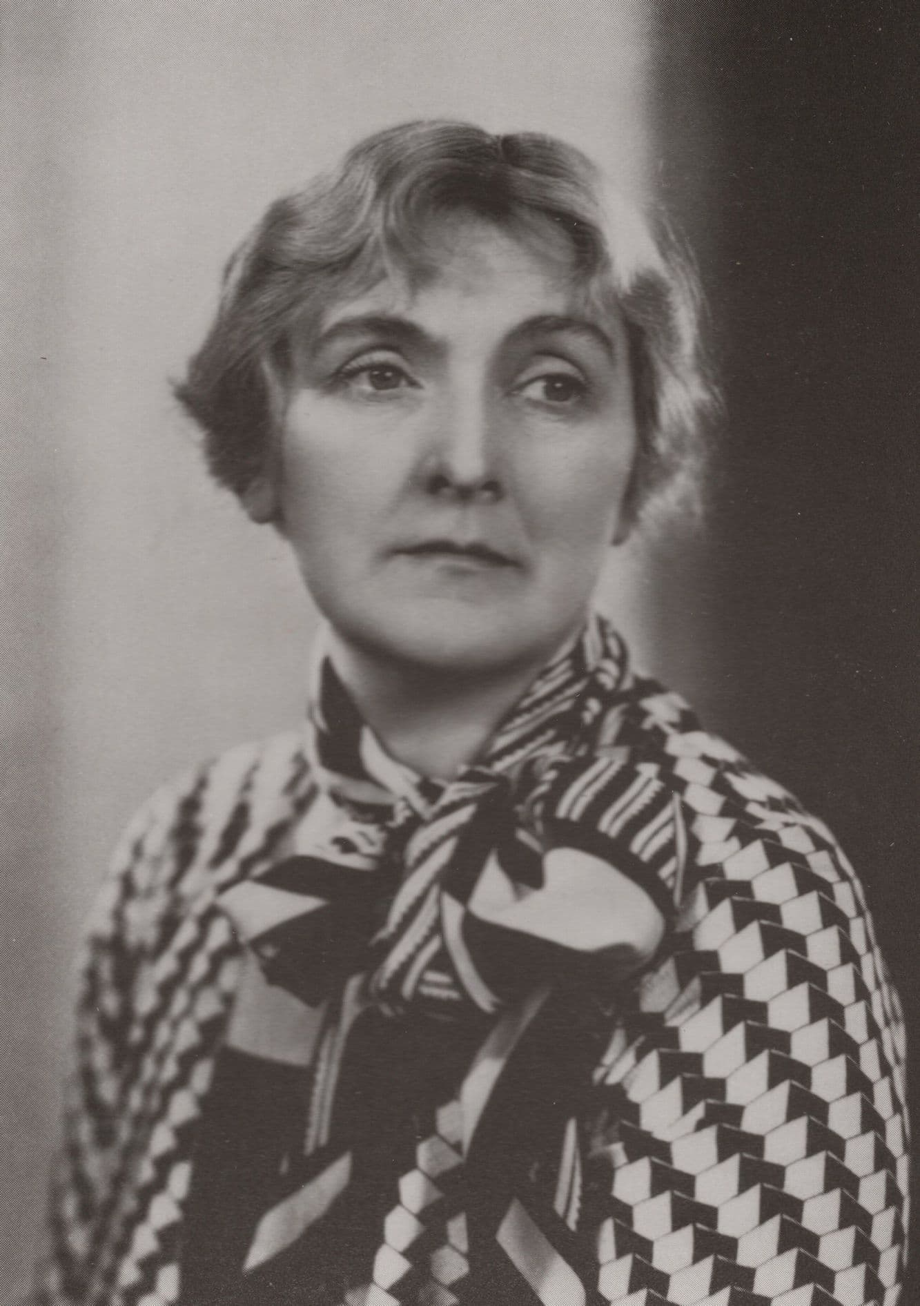 Sybil Thorndike BBC Hulton Picture Library Film Star Postcard