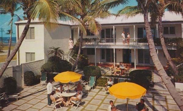 Talbot House Hotel Florida Patio Photo 1960s Postcard