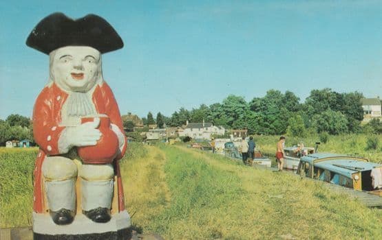 The Toby Jug Great Yarmouth Norfolk 1970s Postcard