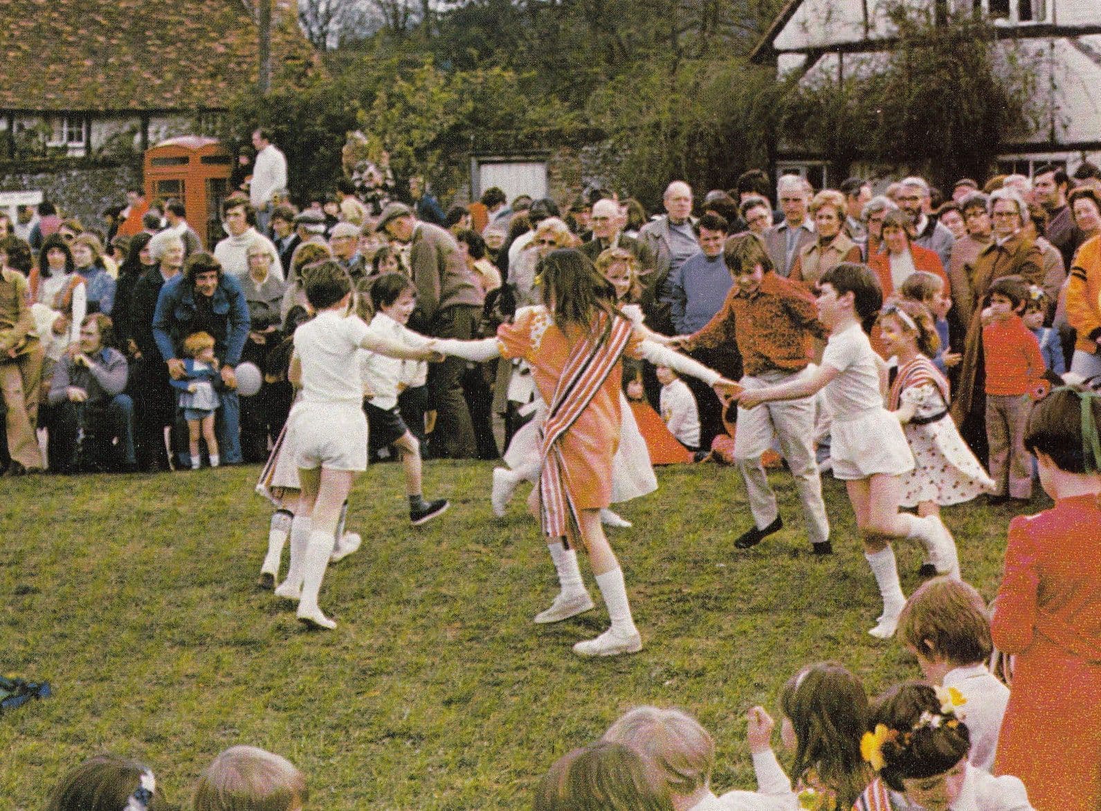 Turville May Day Children Morris Dancing Buckinghamshire Rare Postcard