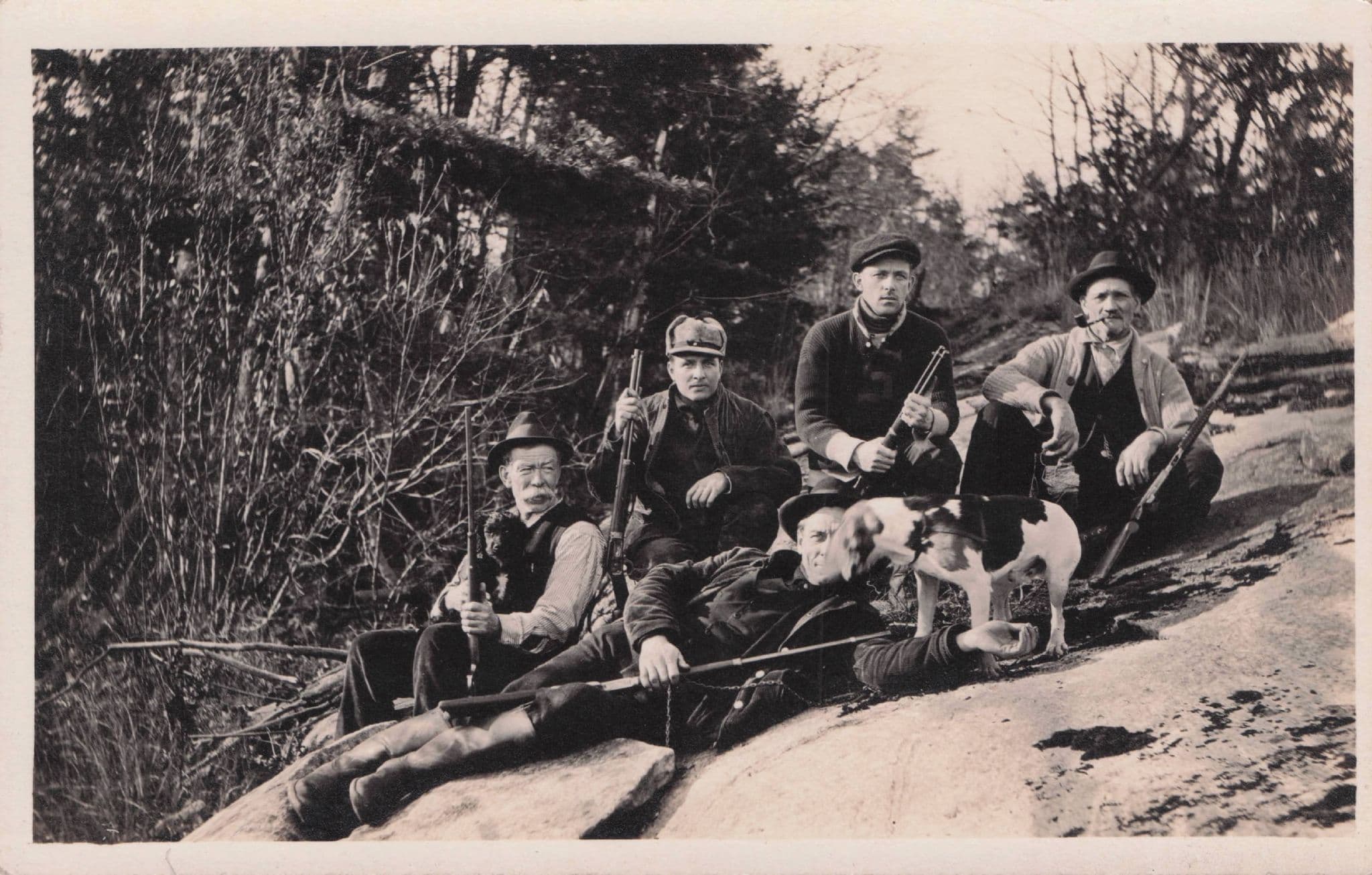 Unidentified American Hunting Animal Cowboys Group Pipe Smoking Postcard