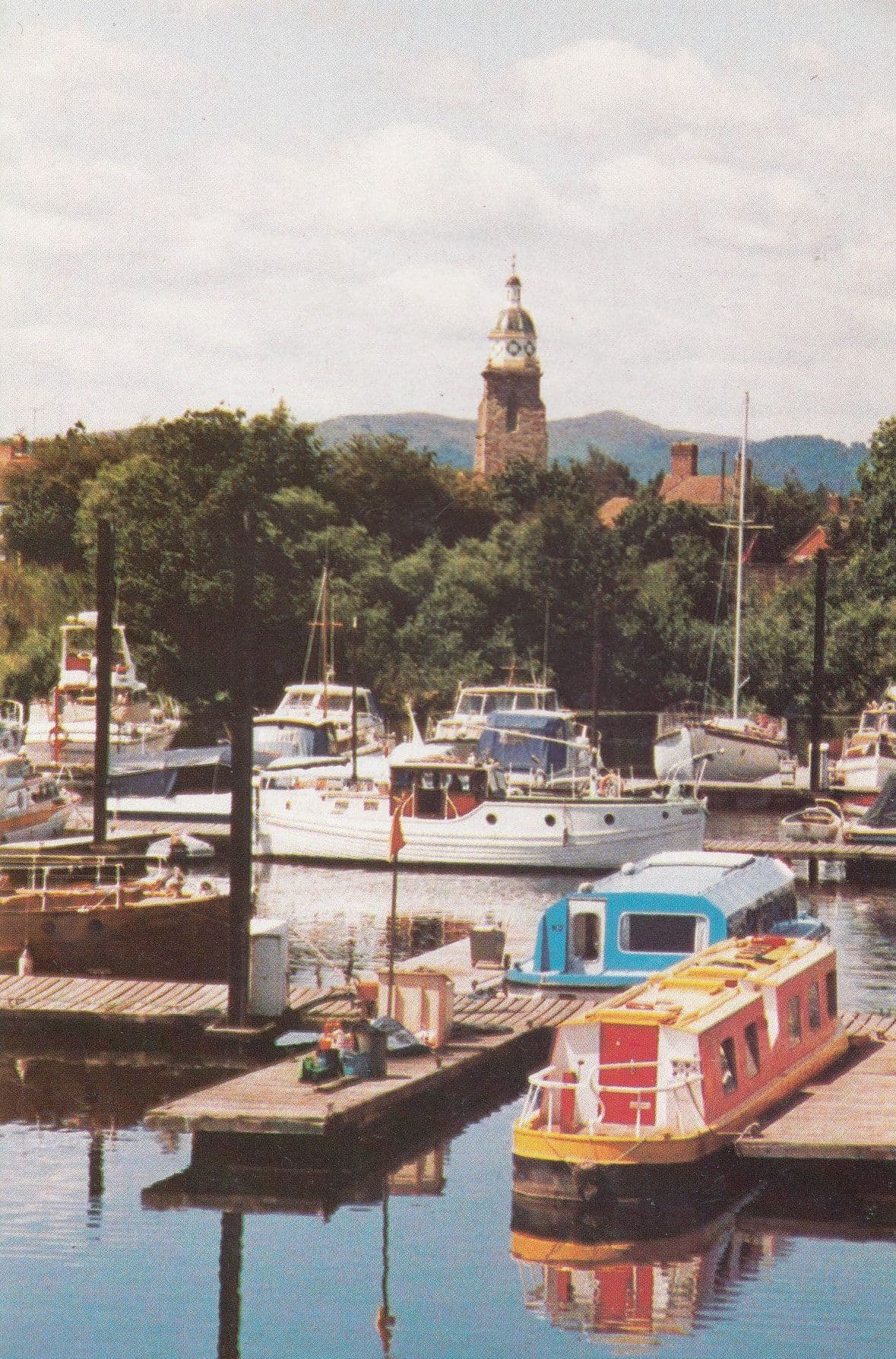 Upton Upon Severn Boat Barges For Hire Worcester Postcard