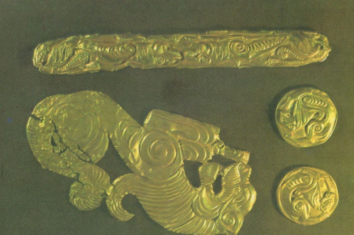 Urumchi Chinese Antique Gold Decorated Exhibits Warring States Postcard
