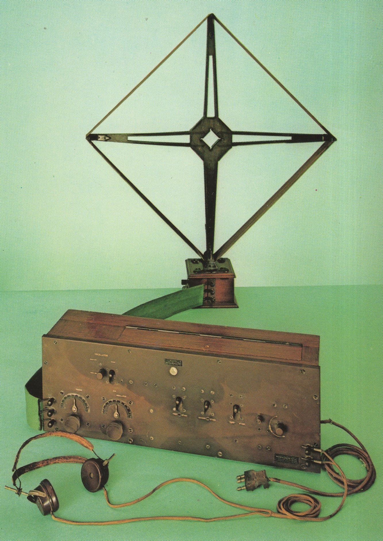Vintage 1920s Superhet Receiver 44002 Frame Aerial Rare Postcard