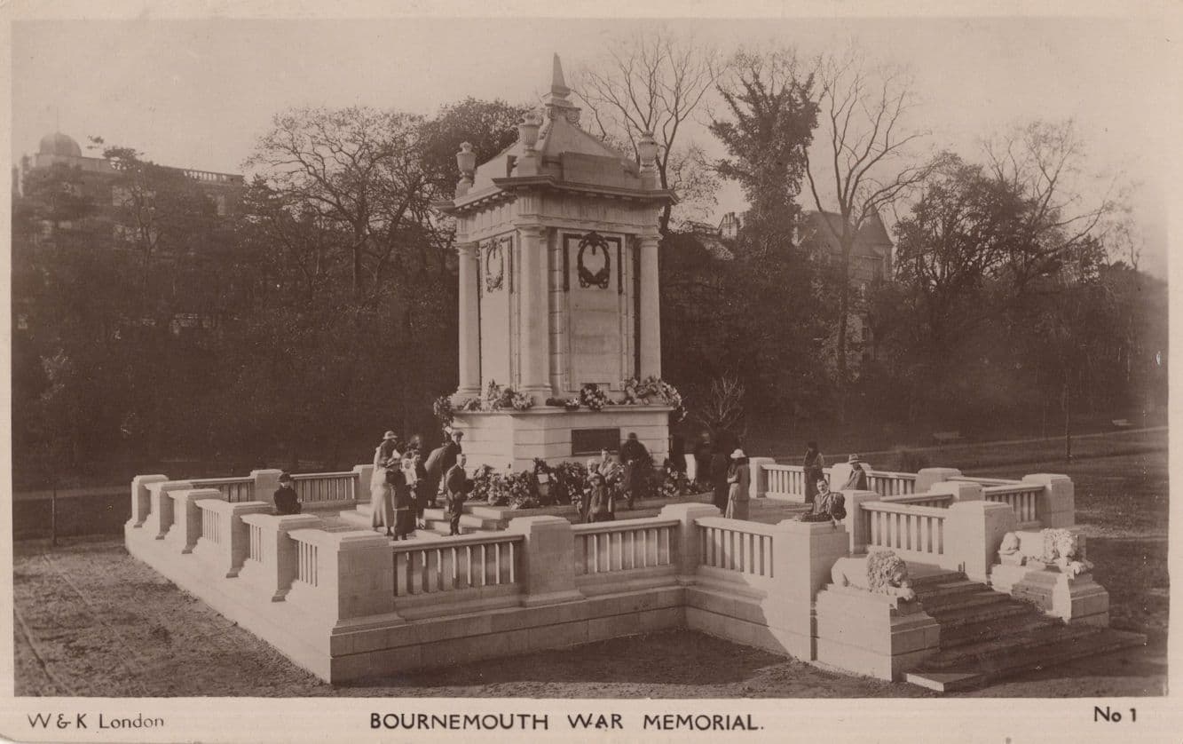 Visitors Respect WW1 Dead Bournemouth Military War Memorial Postcard