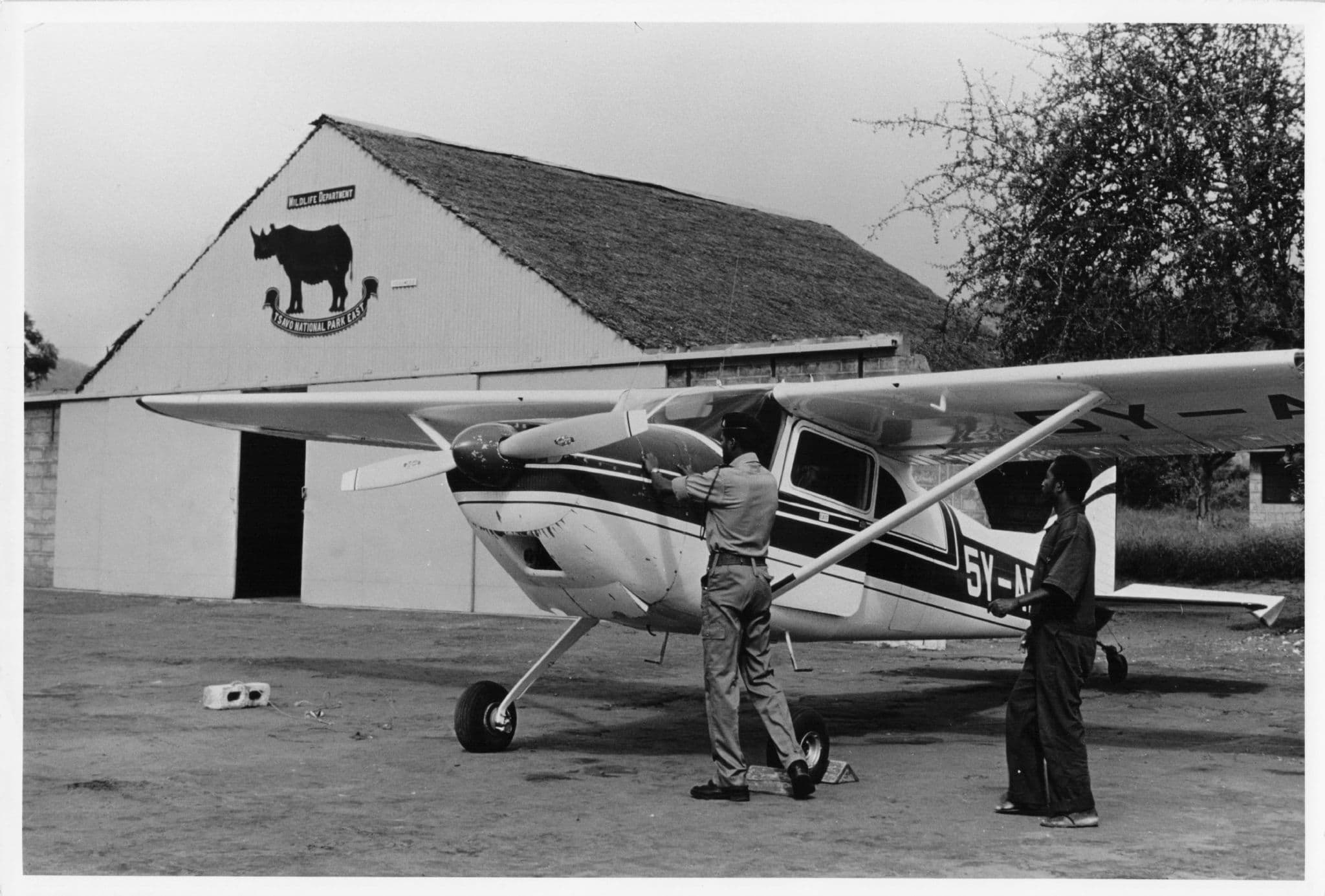 Warden Cessna Light Kenya Aircraft Check Tasvo Africa 8x6 Press Photo