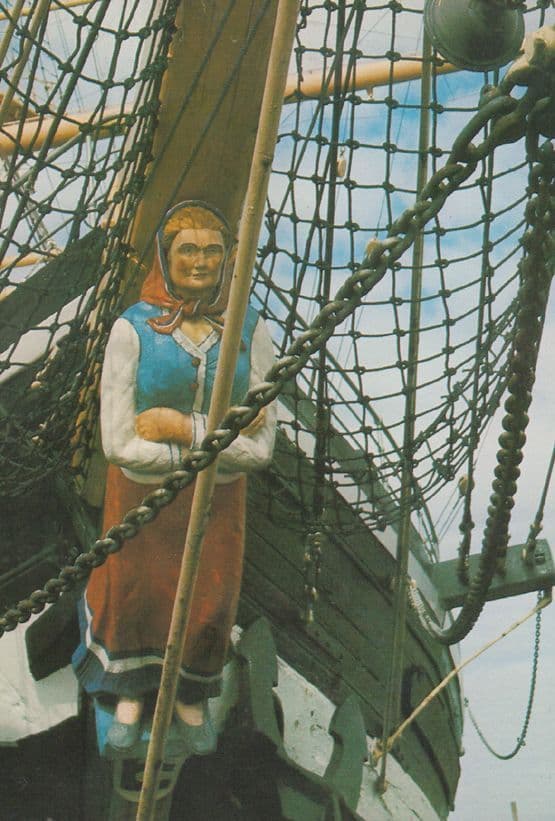 Waxwork Lady On Ship Mast of Die Seute Deern German Postcard
