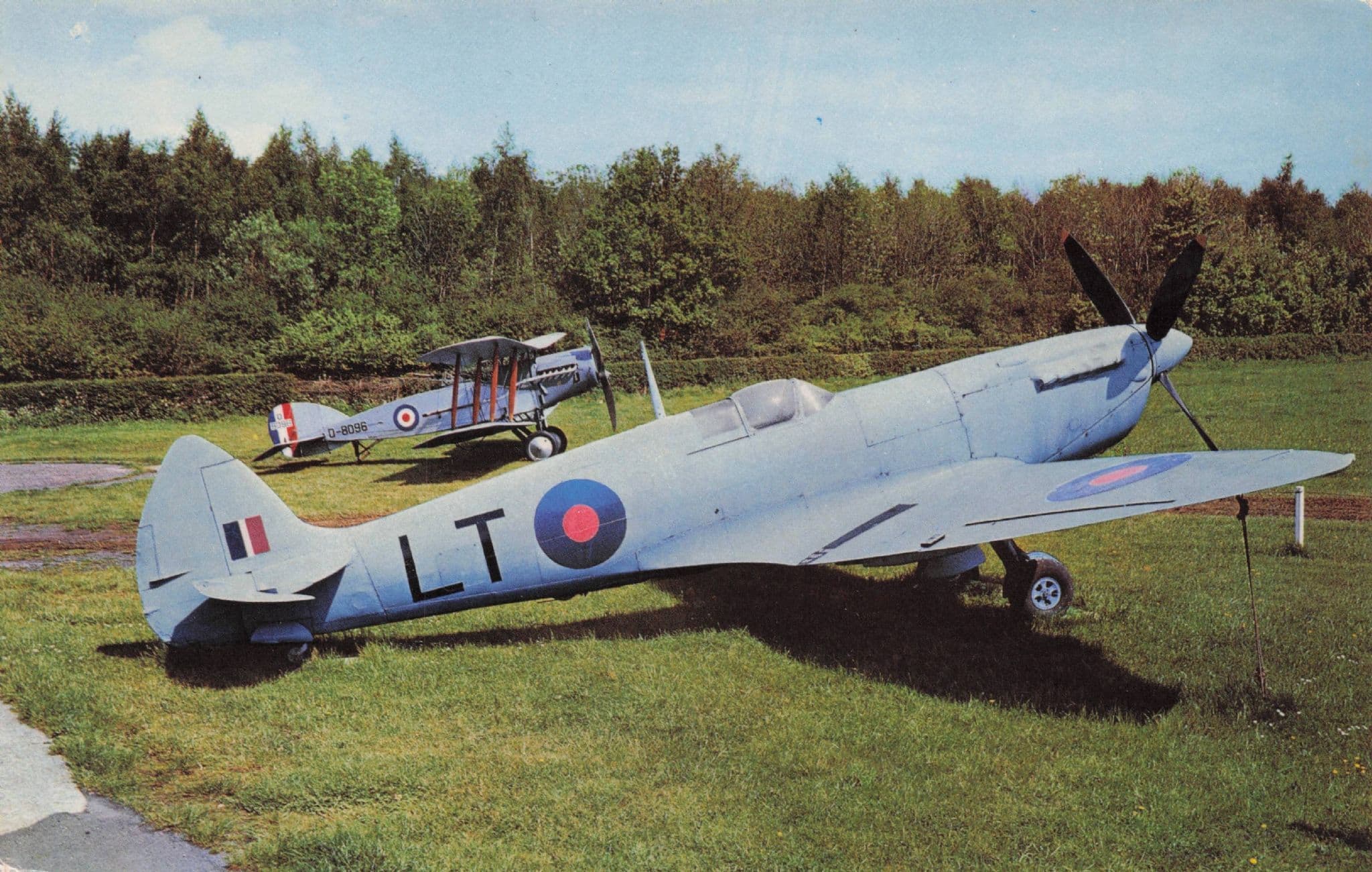 WW1 Bristol Fighter & Vickers Spitfire Plane Vintage Postcard