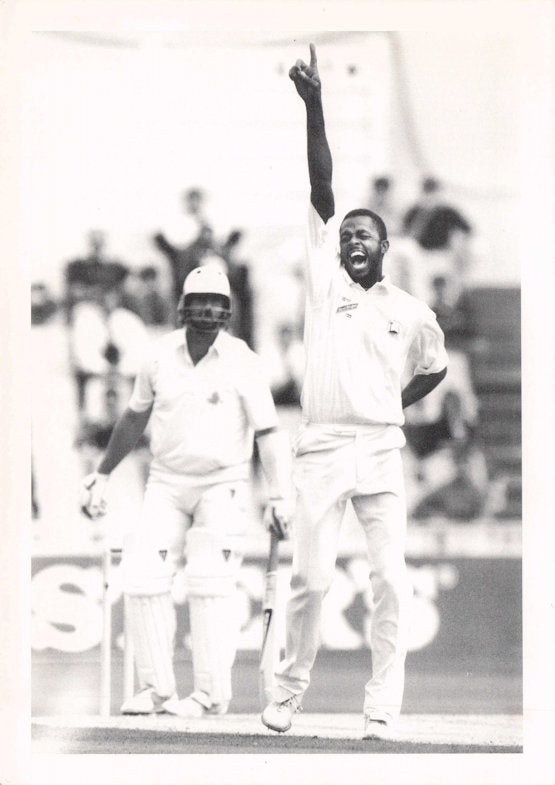 Courtney Walsh West Indies Cricket Reverse Hand Signed Photo Postcard