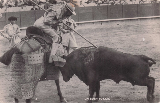 Spanish Bullfighter Matador Inserting Spear Into Bull Old Real Photo Postcard