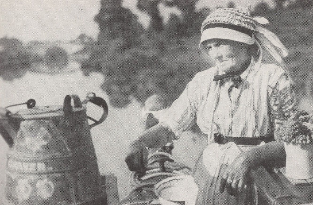 1930s Elderly Boat Lady Antique Water Pot Canal Cabin Roof Postcard