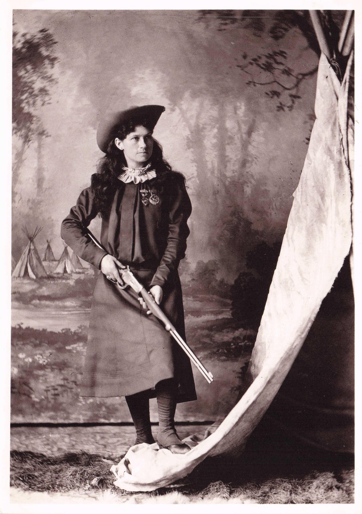 Annie Oakley Of Buffalo Bill's 1800s Cowboy Wild West Show Rare Photo Postcard