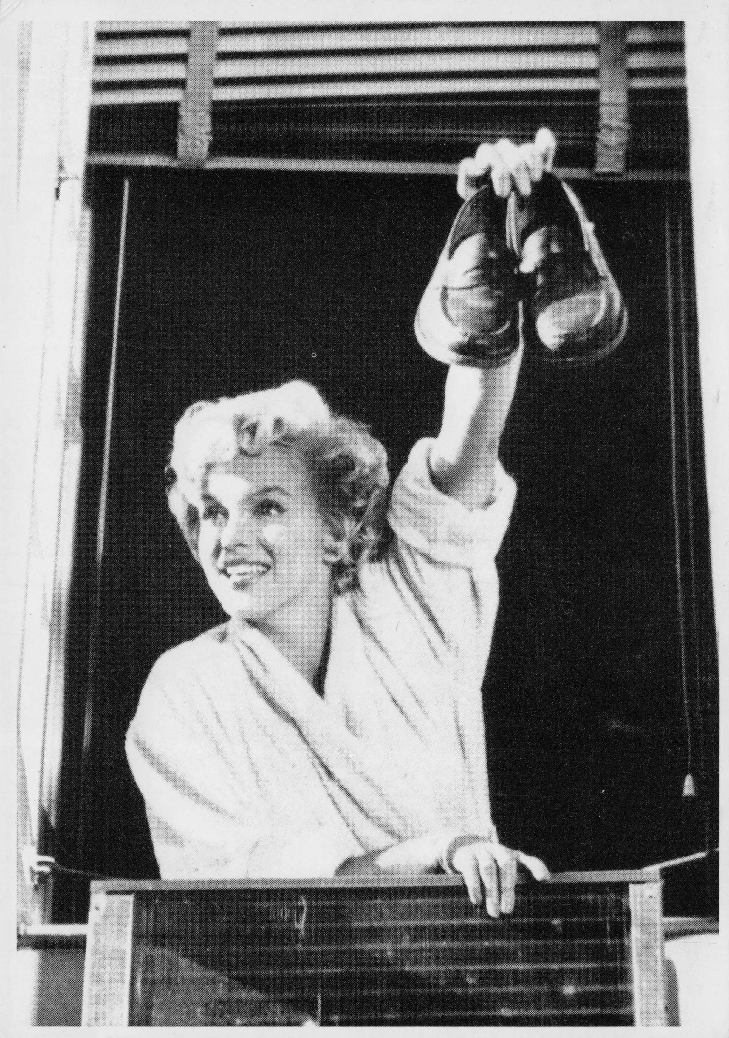 Marilyn Monroe Shoes Out Of Window Glamour Film Star Postcard