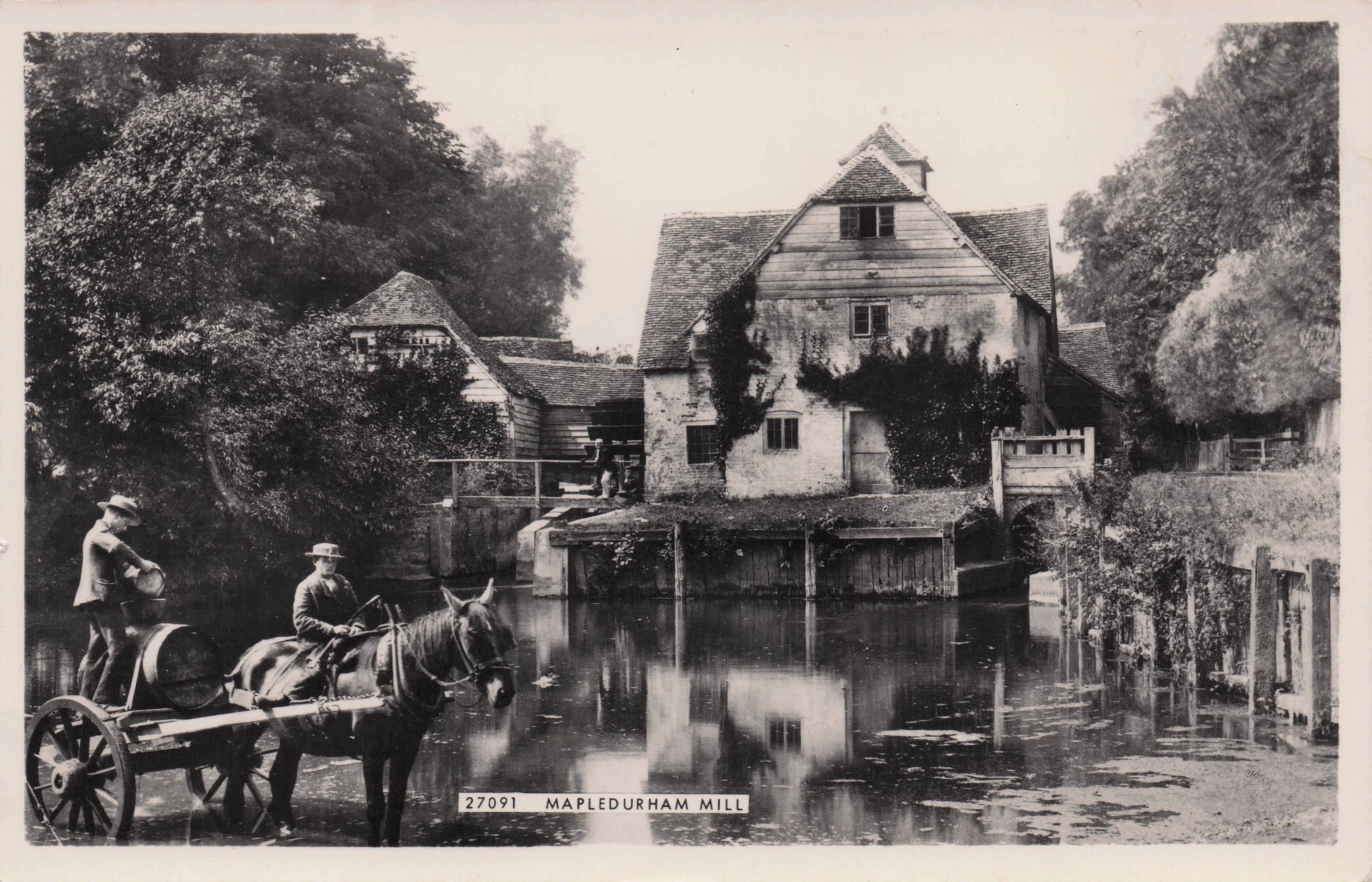 Beer Barrell Transport at Mapledurham Hill Reading Friths Old RPC Postcard