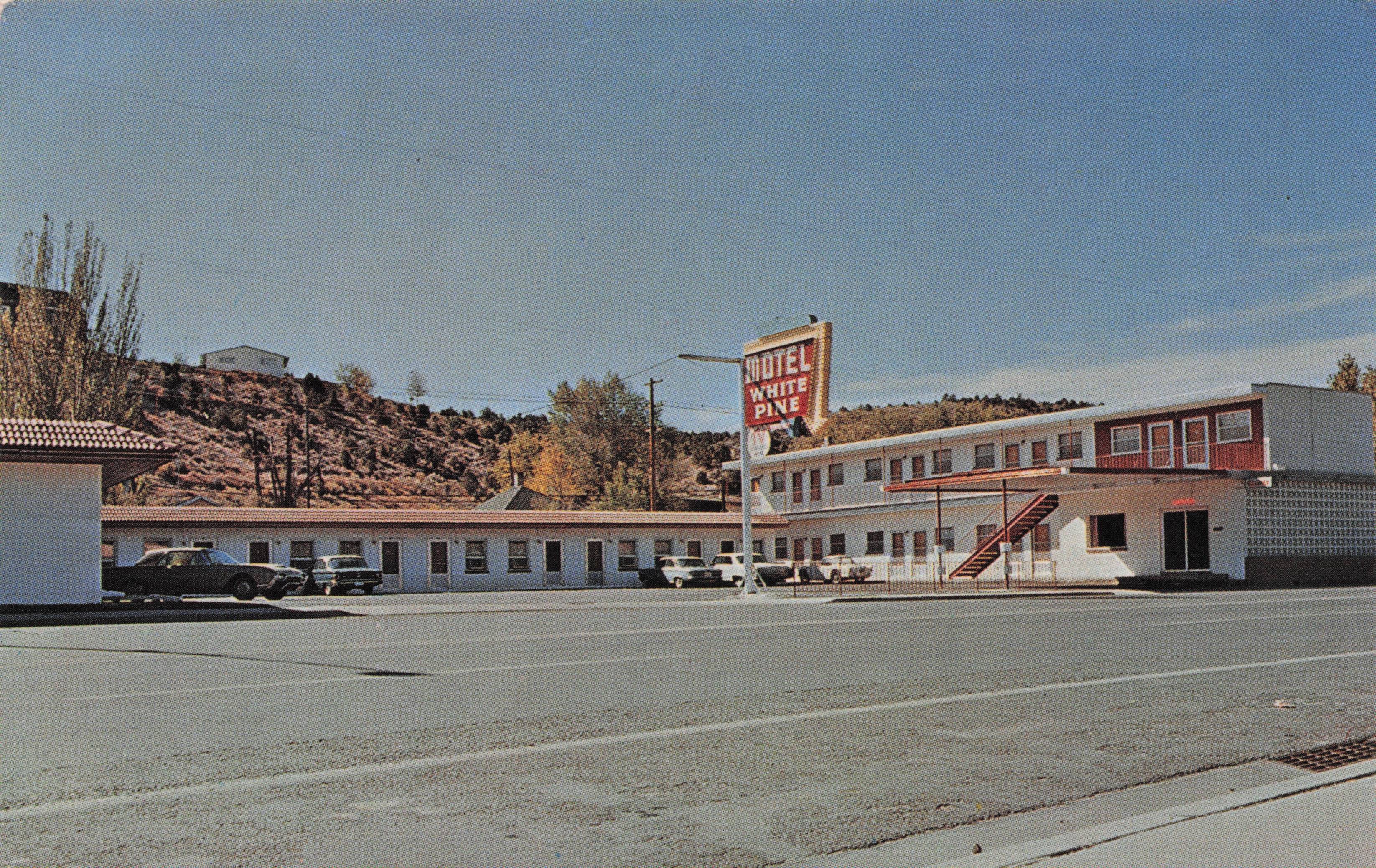 White Pine Motel Nevada Giant Hotel Sign USA Vintage Postcard