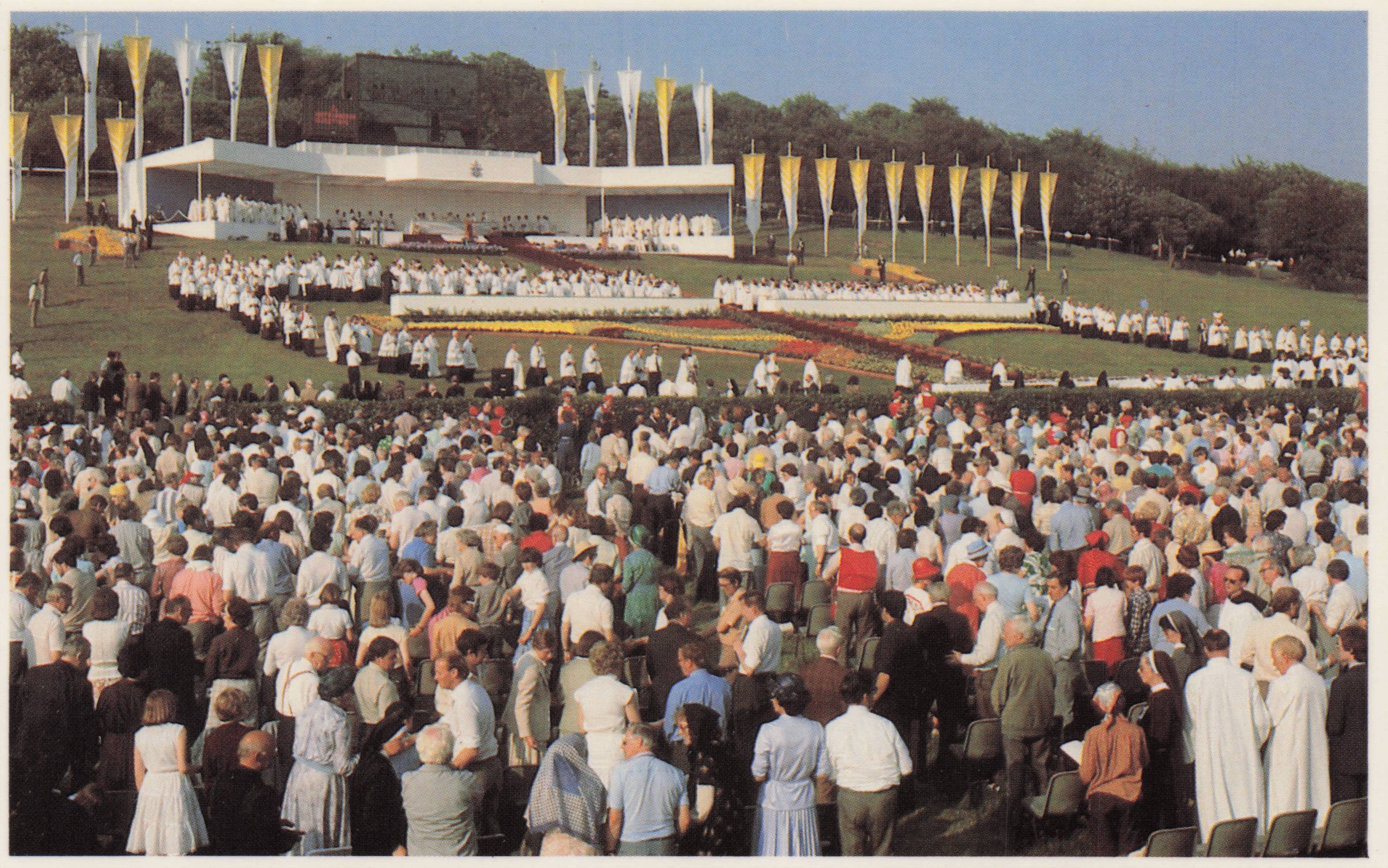 Mass In Glasgow Park Scotland Pope John Paul II 1982 UK Visit Postcard