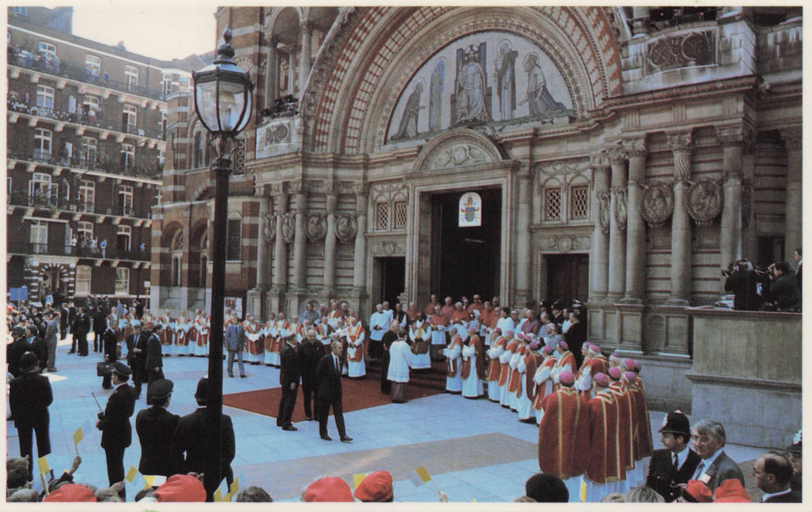 Westminster Cathedral London Crowd Pope John Paul II 1982 UK Visit Postcard