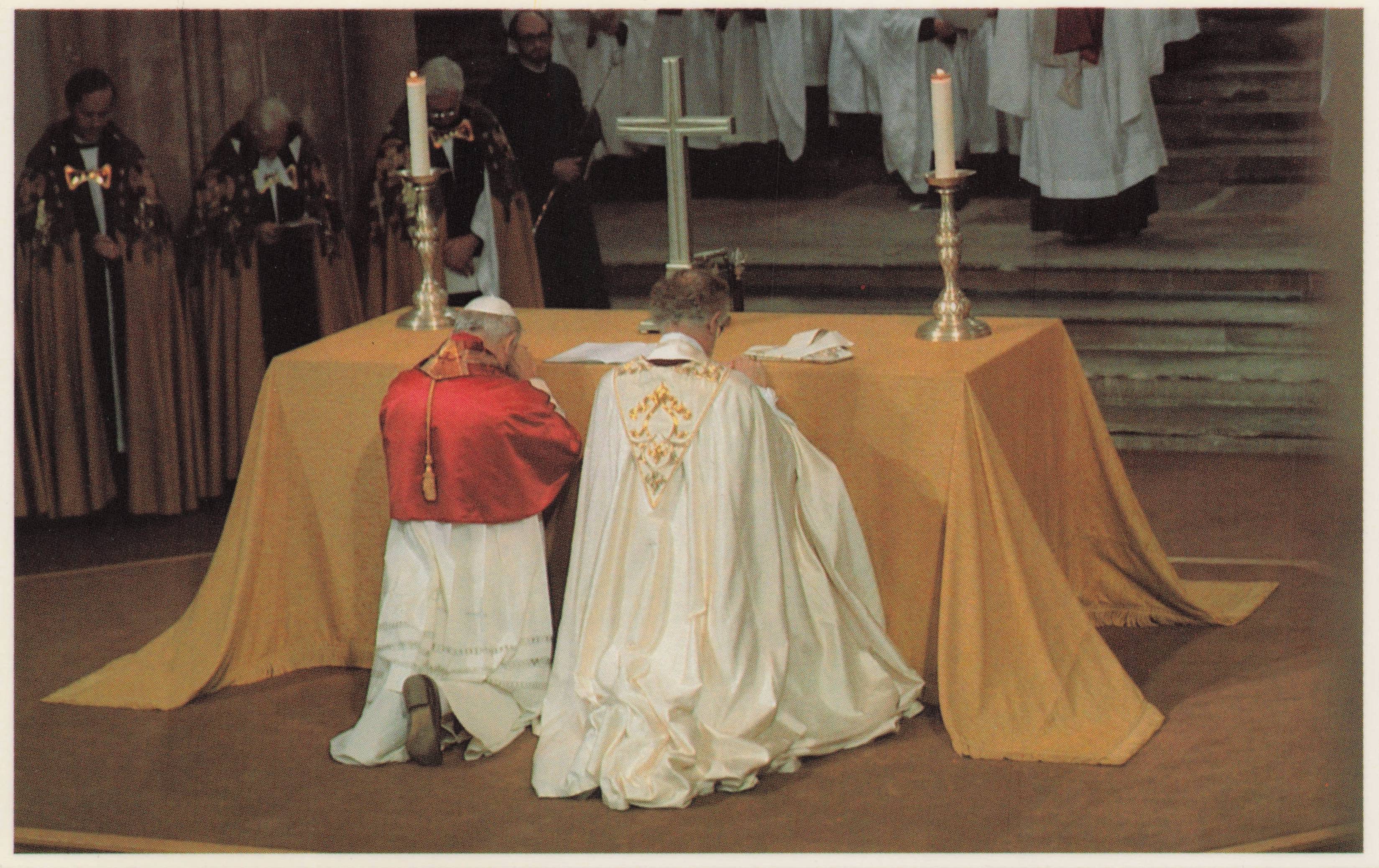 Canterbury Cathedral Pope John Paul II Archbishop Kneeling 1982 Visit Postcard