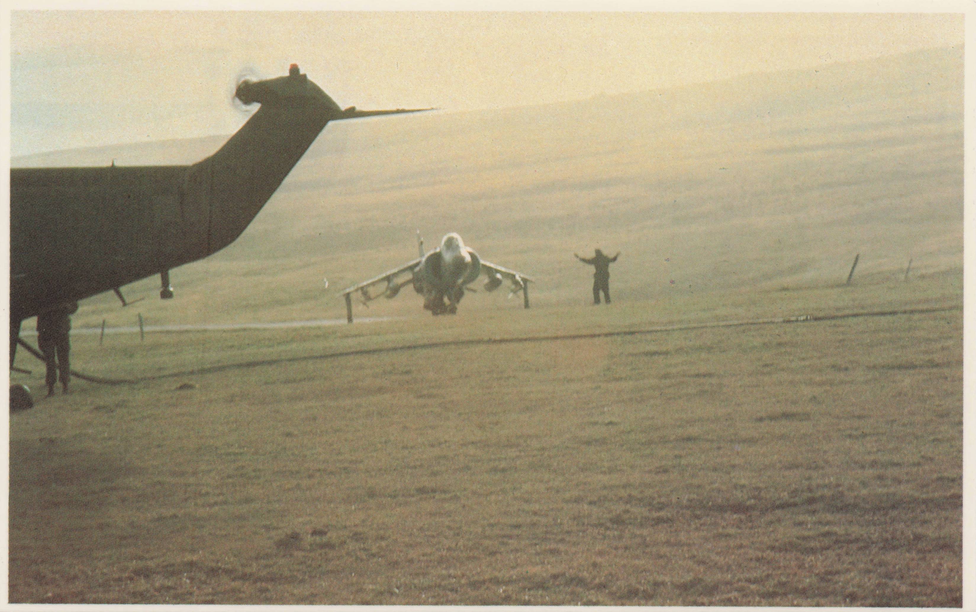 Falklands War Sea Harrier Refuelling On Grass Strip View Military Postcard