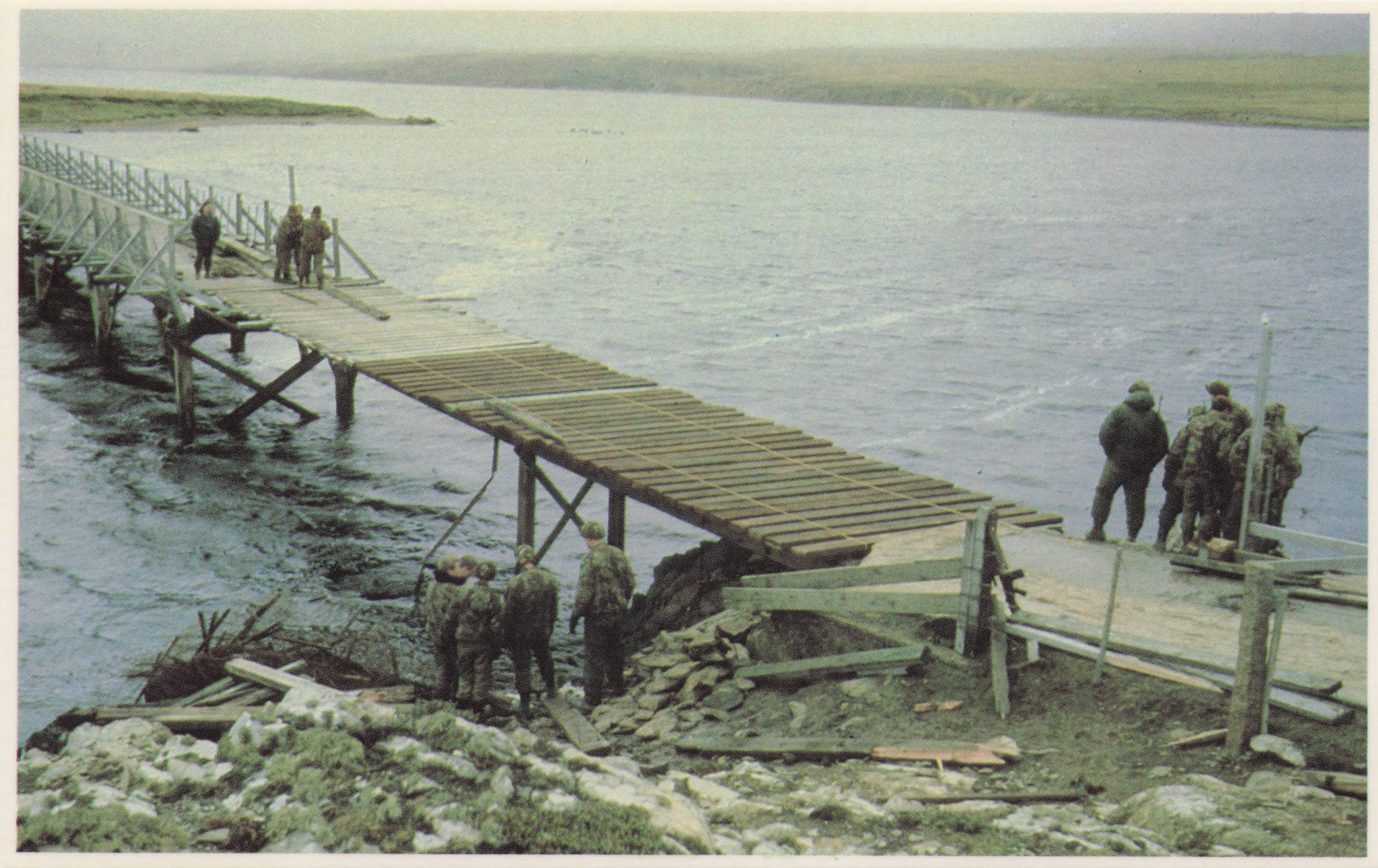 Falklands War 9 Para Squadron Royal Engineers Bluff Cove Military Postcard