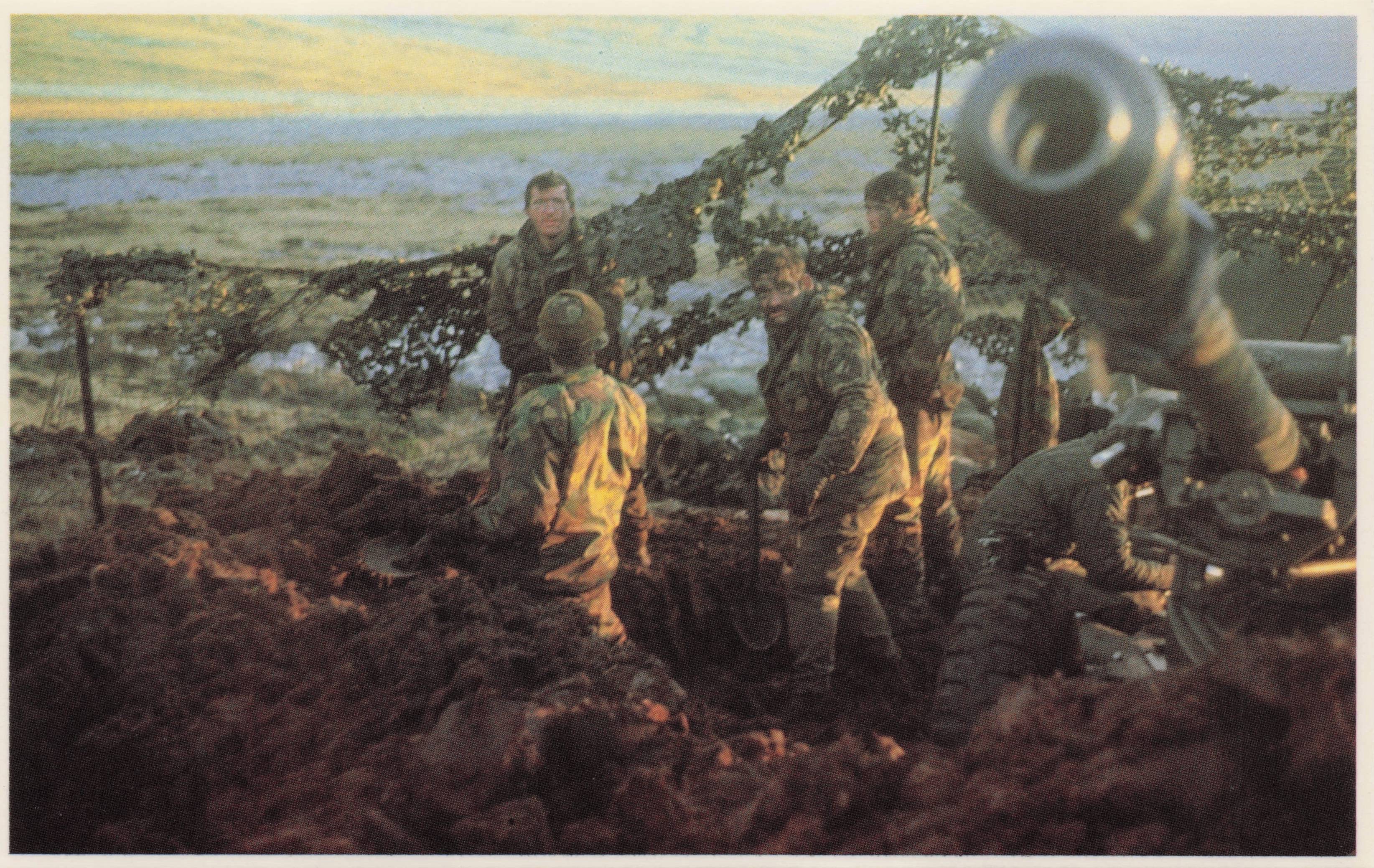 Falklands War Artillery Gun Crew At Mount Kent View Military Postcard