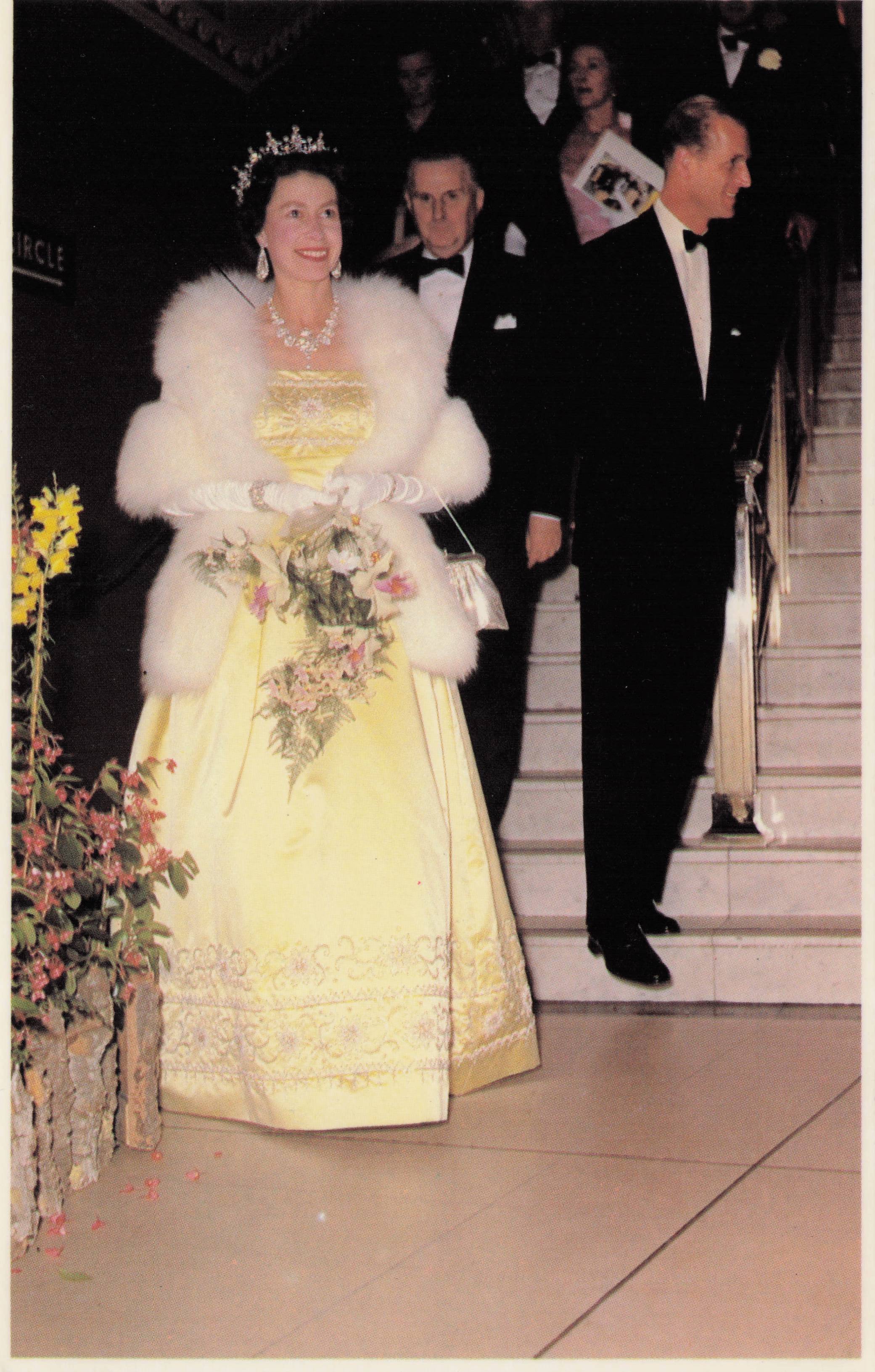 Royal Ice Show Gala Performance Liverpool Queen Elizabeth II Rare Postcard