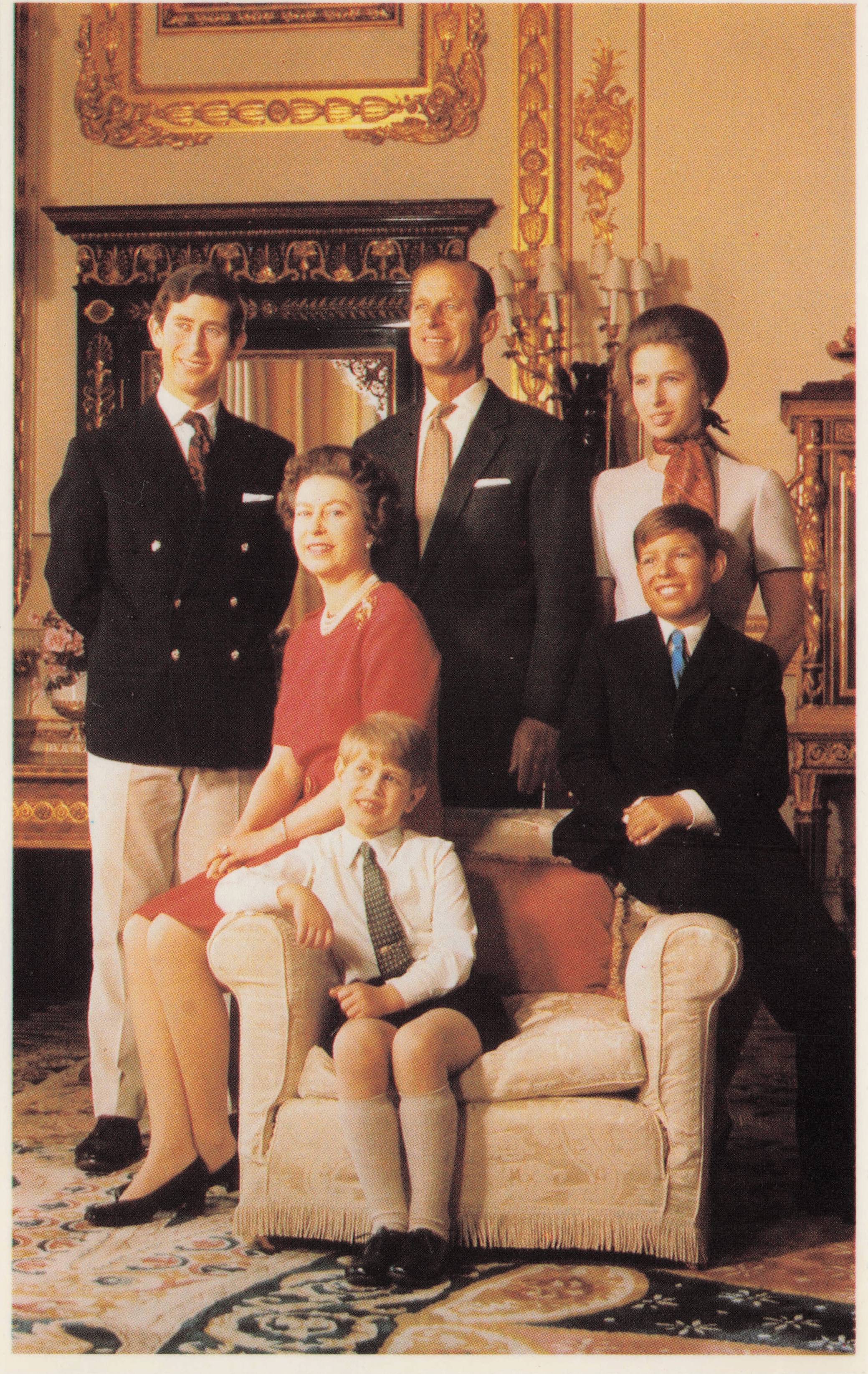 Balcony Gathering 1972 Buckingham Palace Group Queen Elizabeth II Rare Postcard