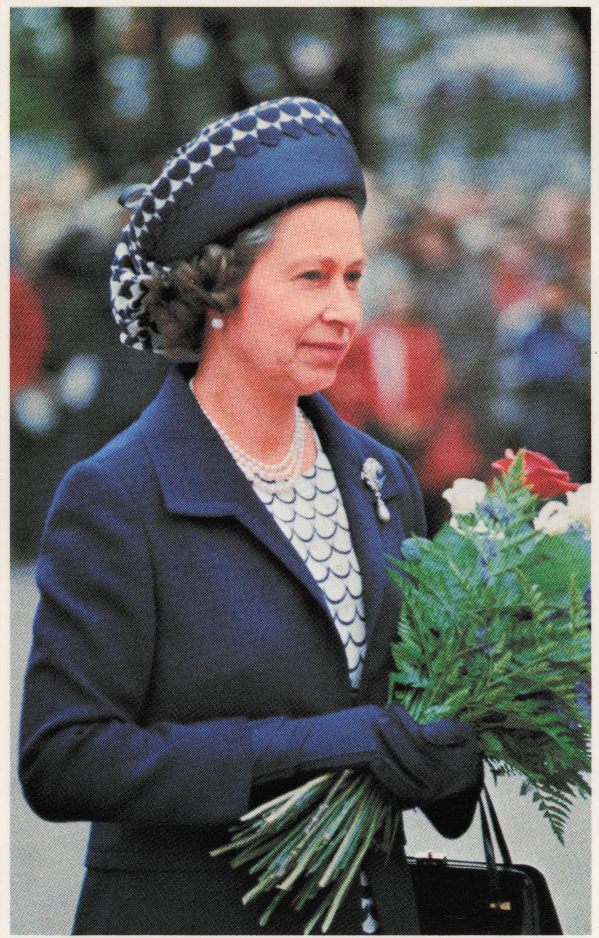 Queen Elizabeth II Helsinki Finland Capital State Visit 1976 Royal Photo Postcard