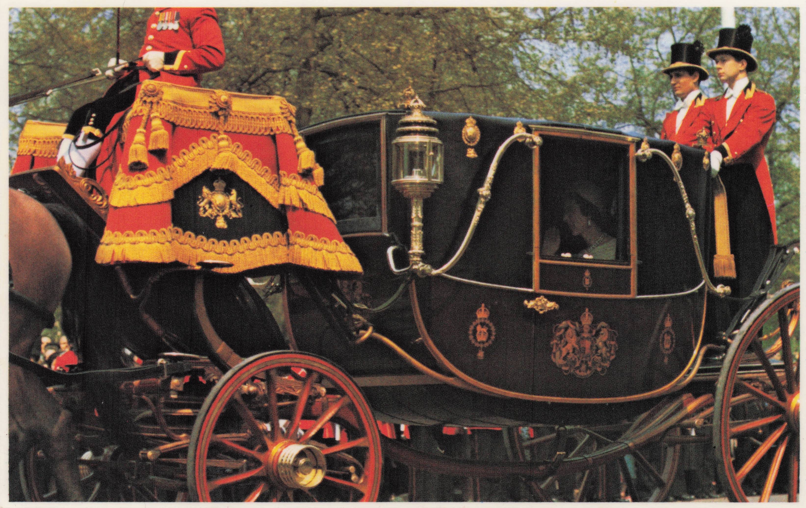 Queen Elizabeth II Royal Coaches Buckingham Palace Pageantry Royal Photo Postcard