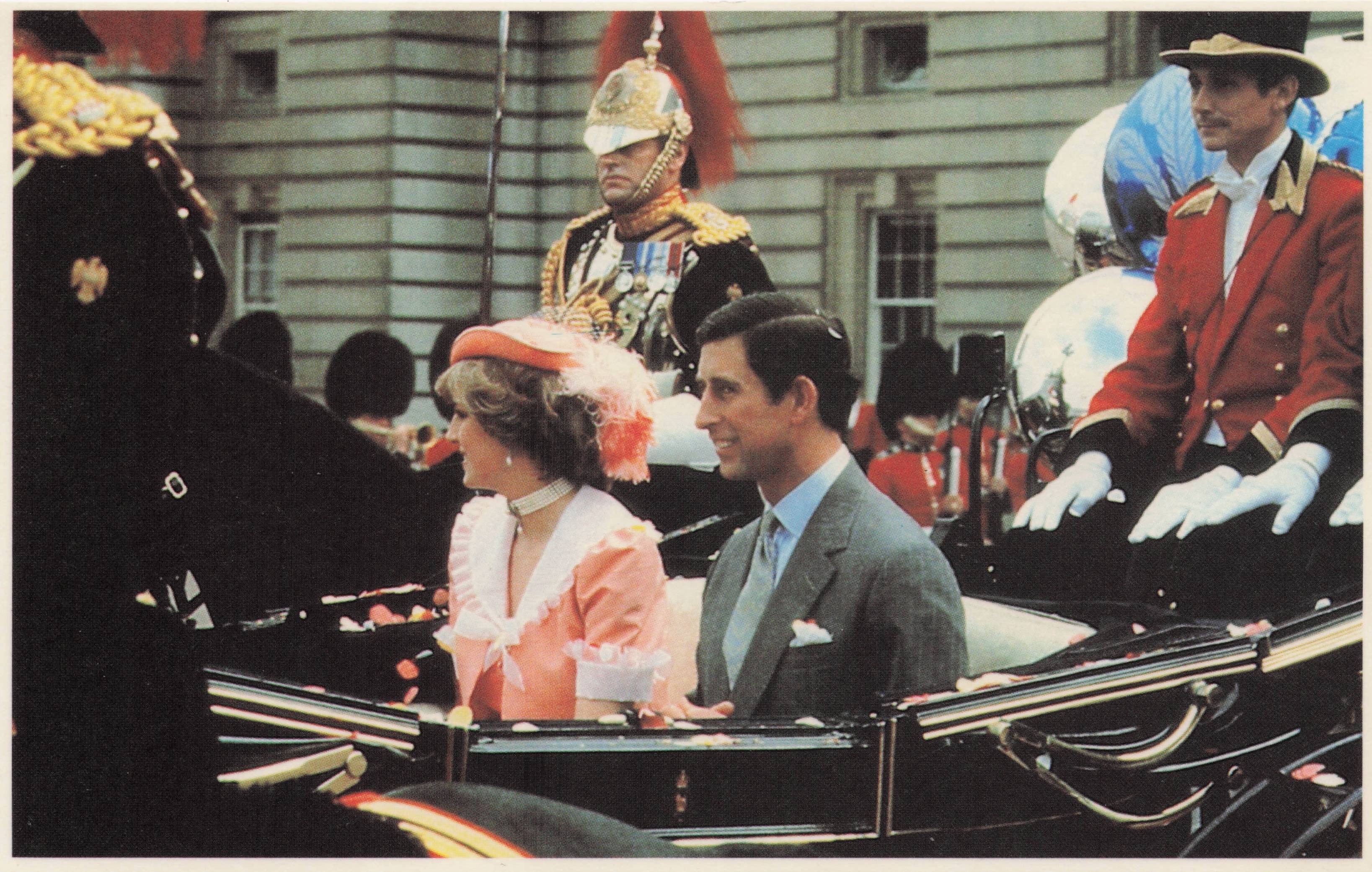 Buckingham Palace Departure Car Prince Charles Princess Diana 1981 Postcard