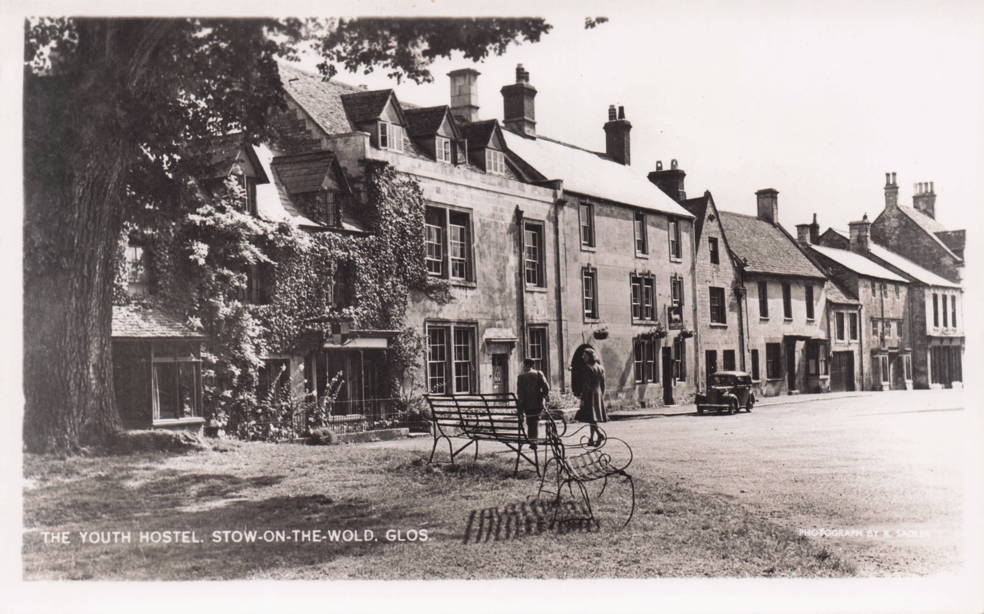 Visitors Arriving at Stow On The Wold Youth Hostel Vintage Real Photo Postcard