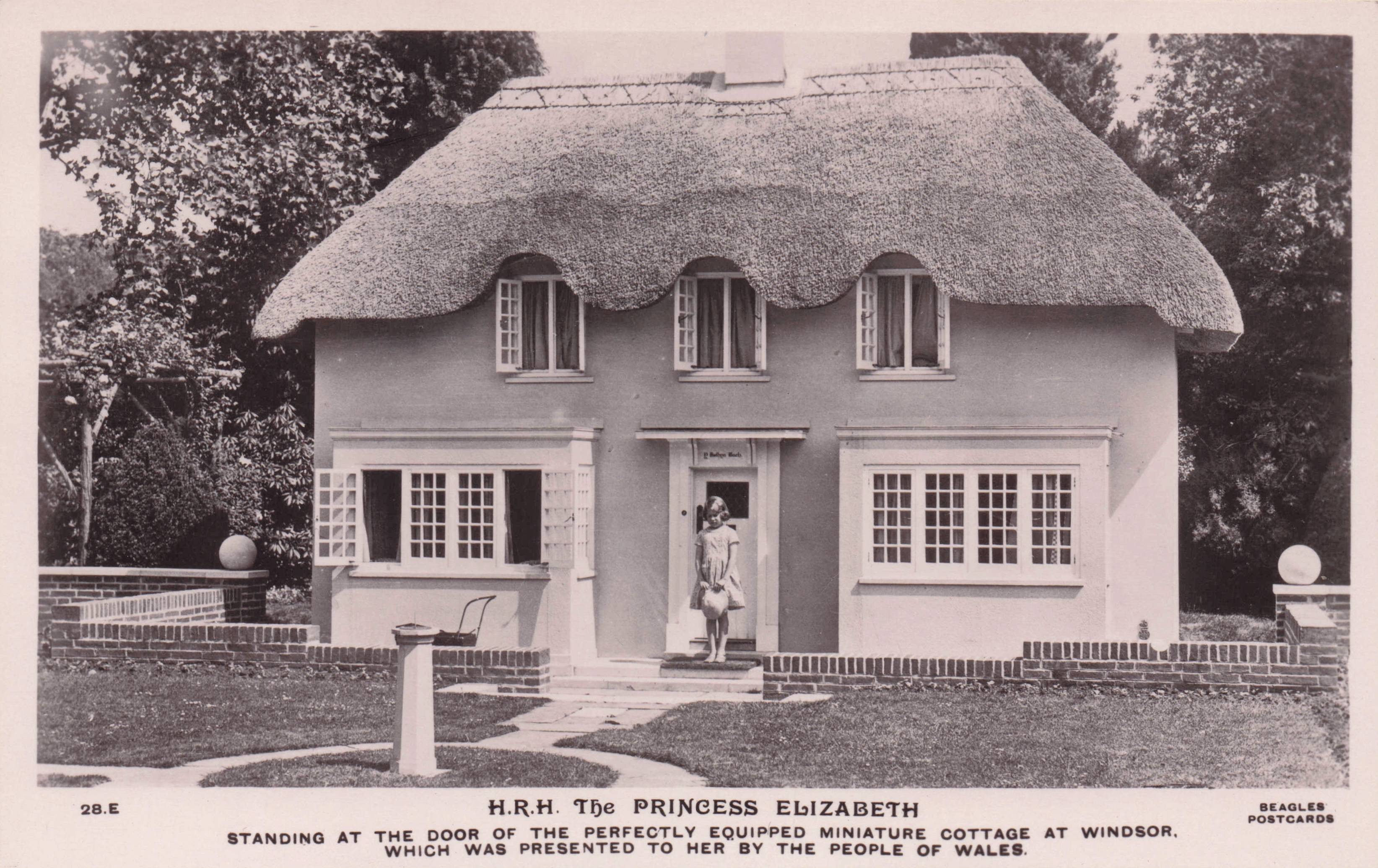 Queen Elizabeth II At Miniature Cottage Windsor Real Photo Old Postcard