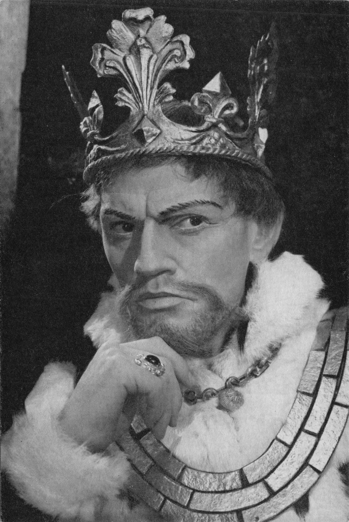 Harry Andrews as King Henry VI Shakespeare Old Play Postcard