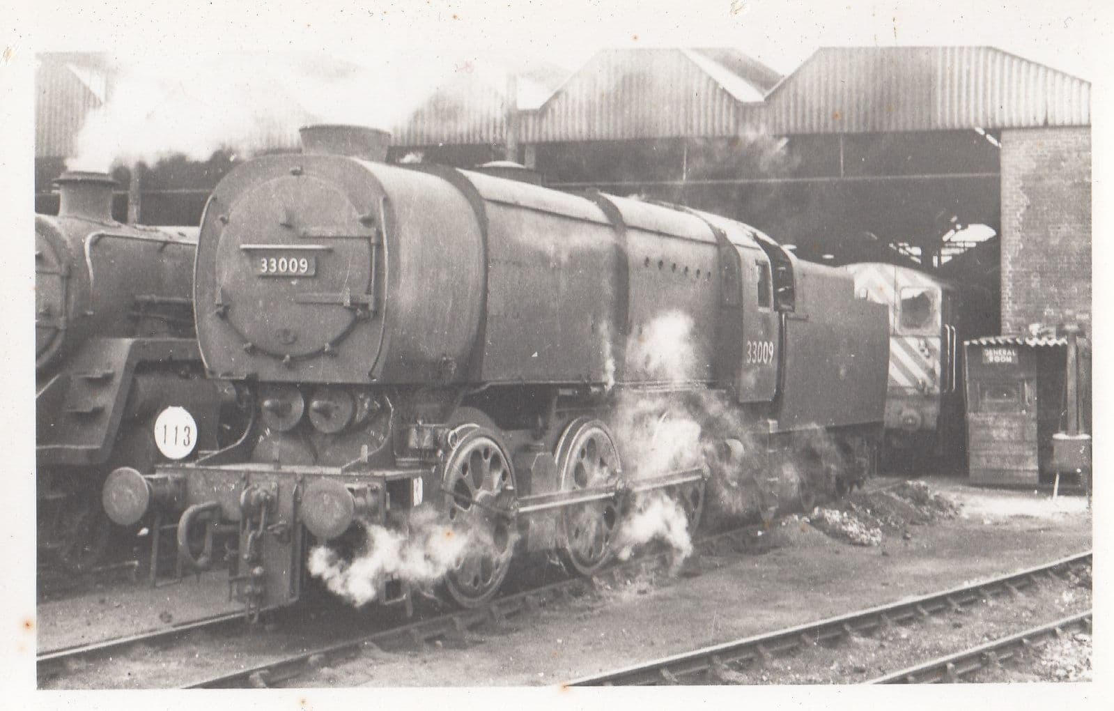 33009 Train At Three Bridges Station Crawley Sussex Vintage Railway Photo