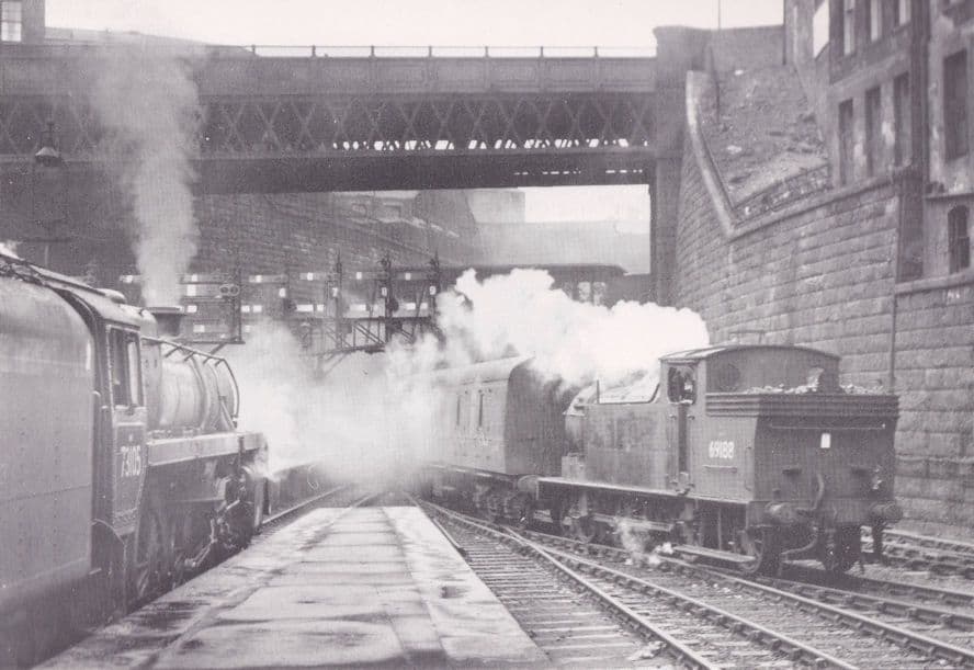 69188 Train Glasgow Queen Street Station West Highland Line Postcard