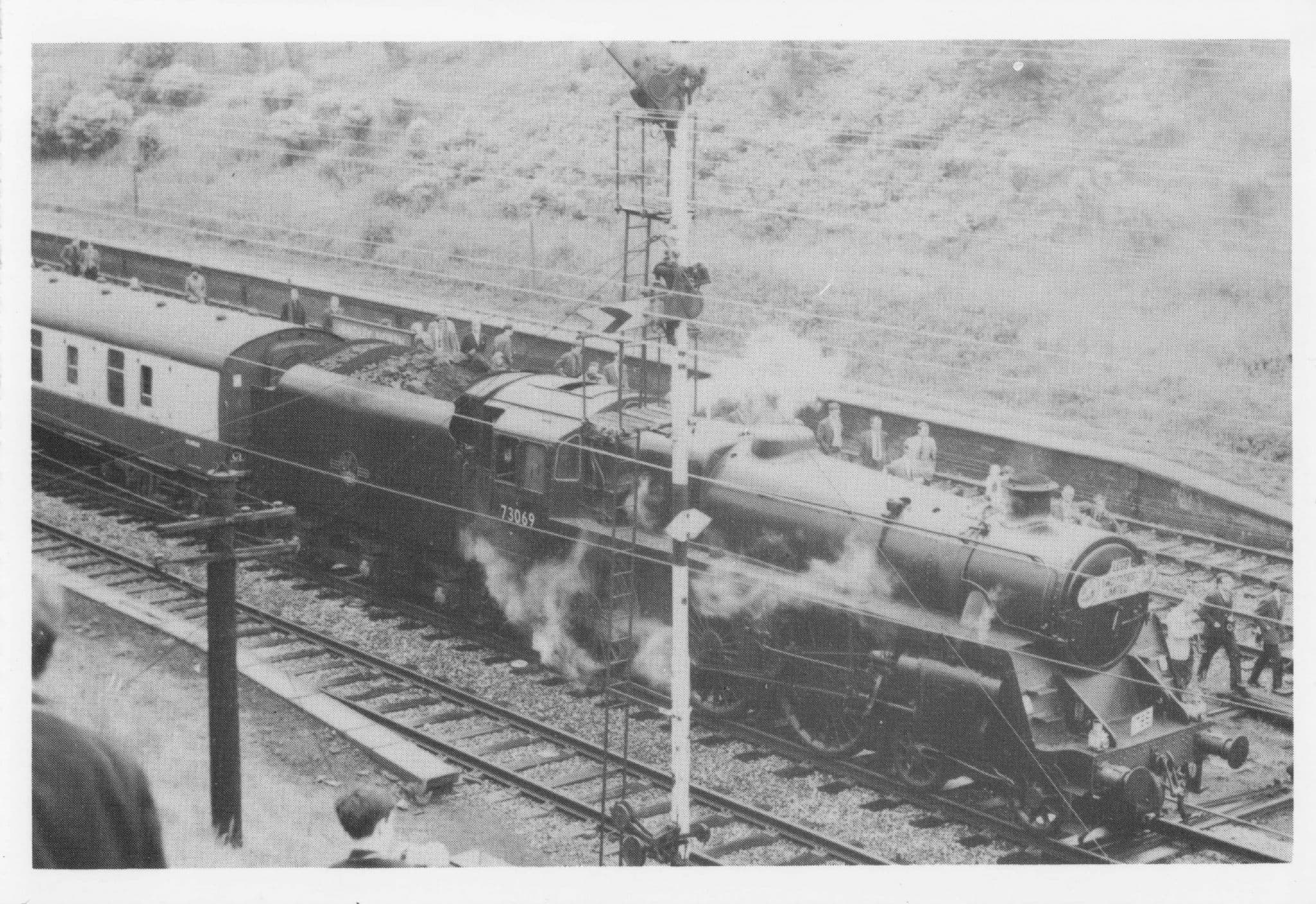 73069 Train at Hindley Station in 1968 Lancs Railway RPC Postcard