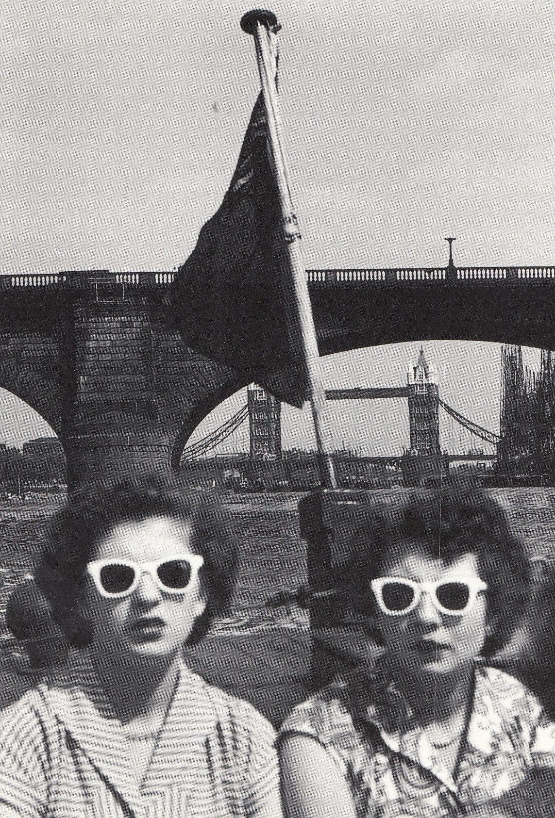 River Thames London Toy Sunglasses Sinking Boat Comic Photo Postcard