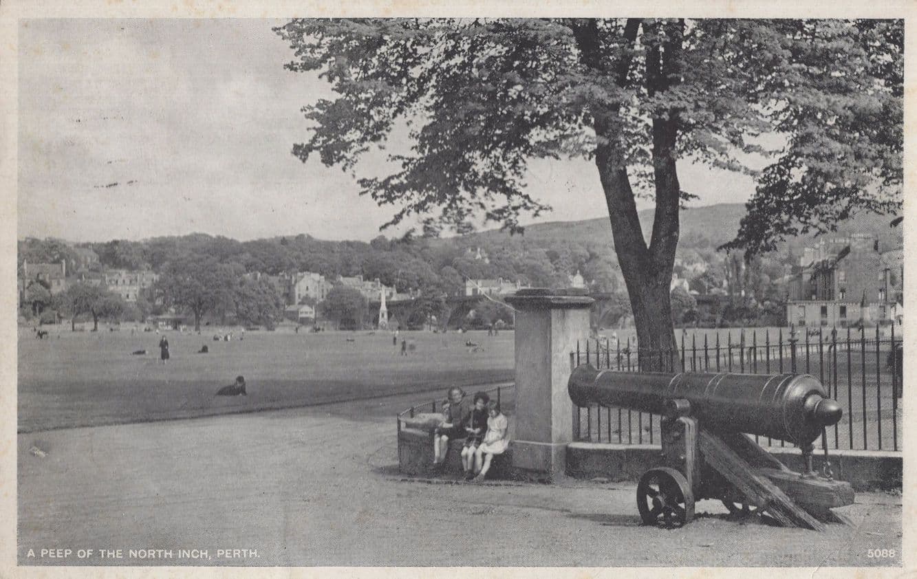 A Peep Of The North Inch Military Cannon at Perth Scotland Old Postcard