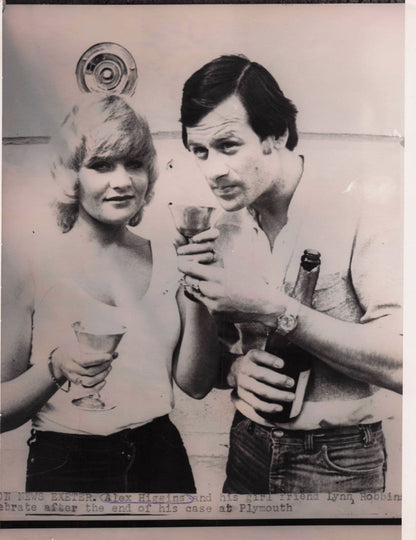 Alex Higgins & Fiance Ireland Snooker Champagne 1979 Press 10x8 Photo