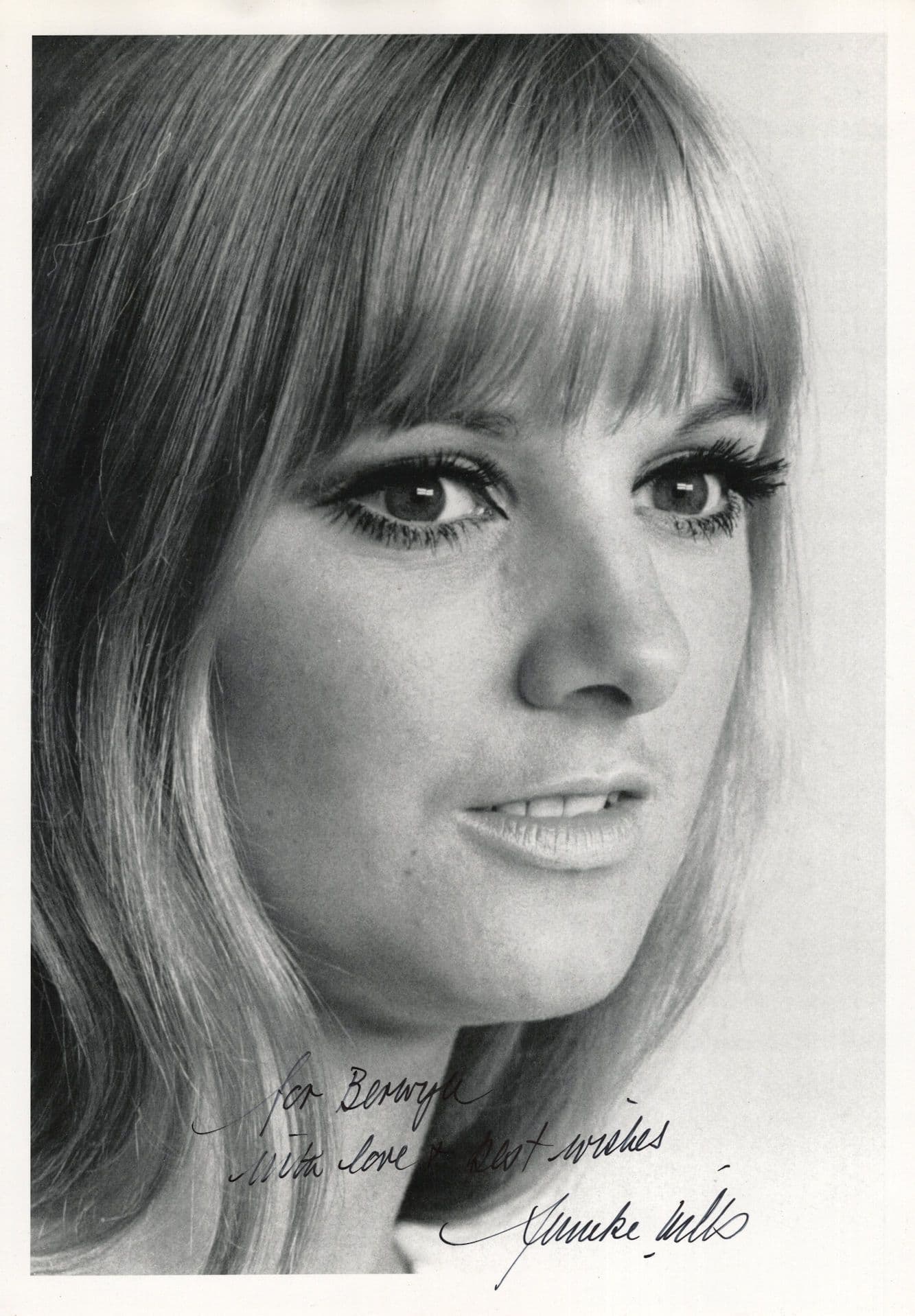 Anneke Wills Dr Who Giant 12x8 Hand Signed Photo