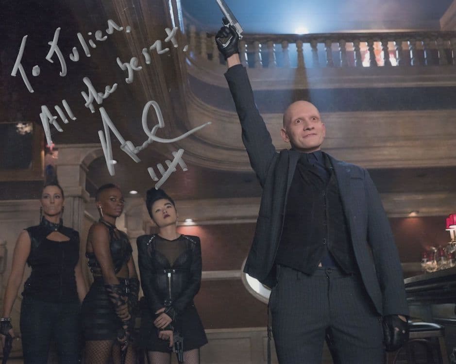 Anthony Carrigan Gotham TV Series 10x8 Hand Signed Photo