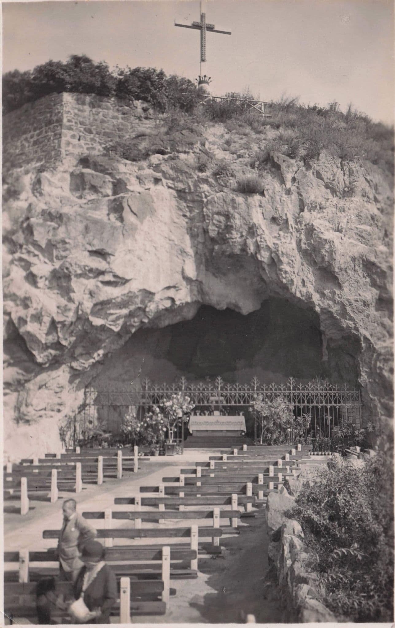 Barlang Temple Templom Budapest Hungary Antique Postcard