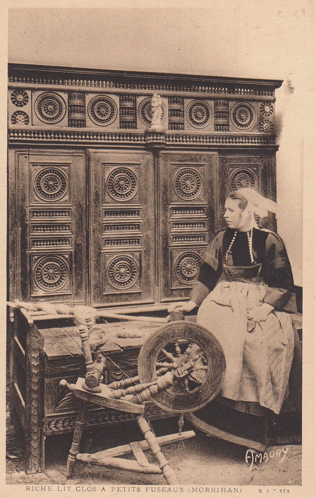 Bretagne Sewing Spinning Wheel Crafts Lady Old Postcard
