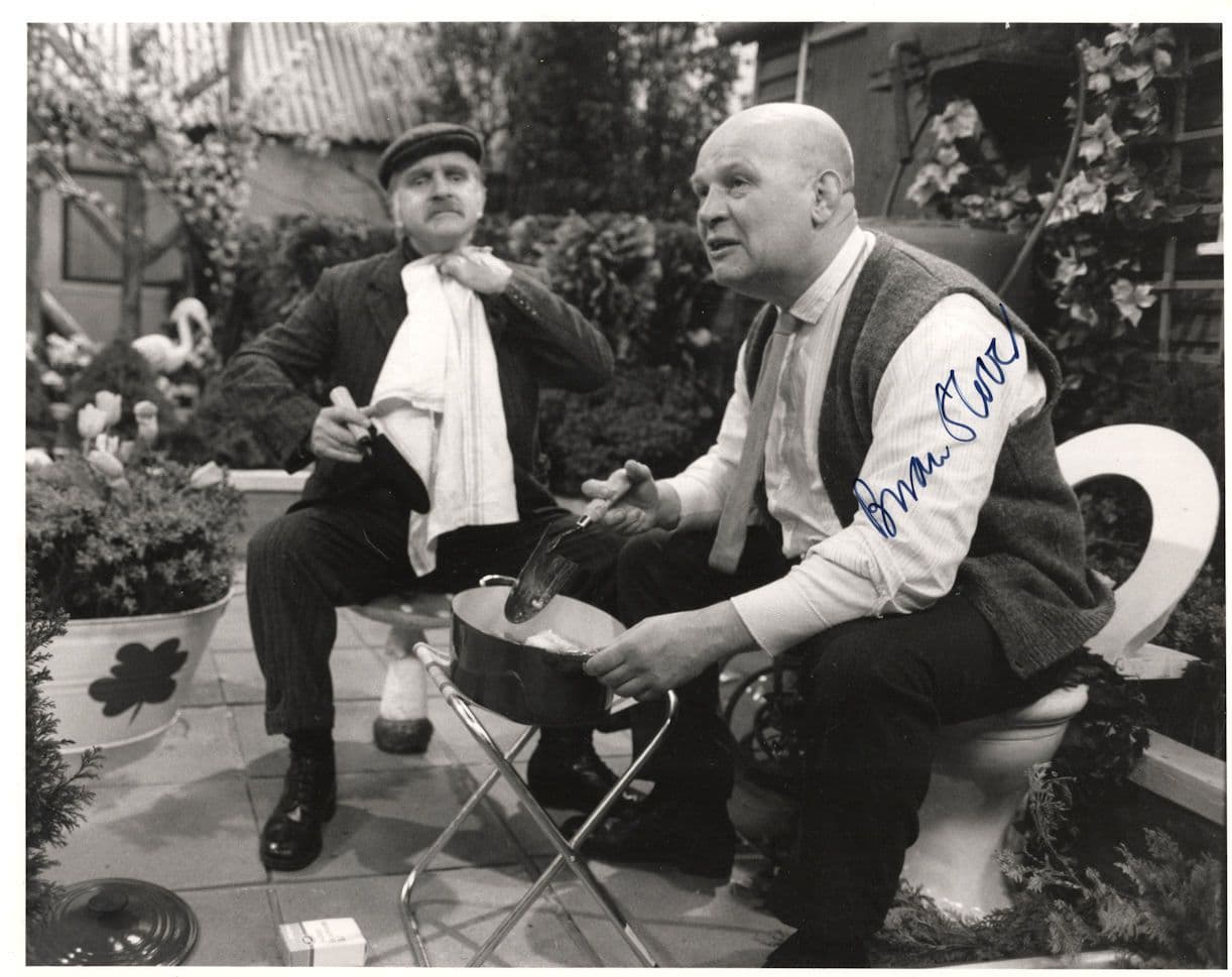 Brian Glover of Porridge Vintage 1985 10x8 Hand Signed Press Photo