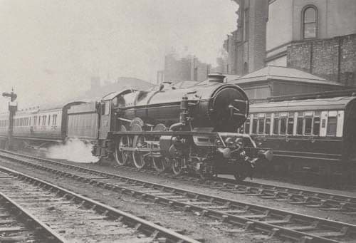 Caerphilly Castle Train At Paddington Station BBC Picture Library Photo Postcard
