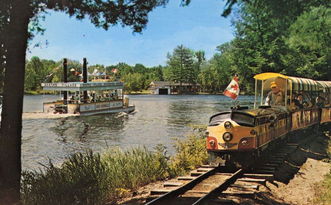 Candy Cane Express & River Boat Muskoka USA Old Postcard